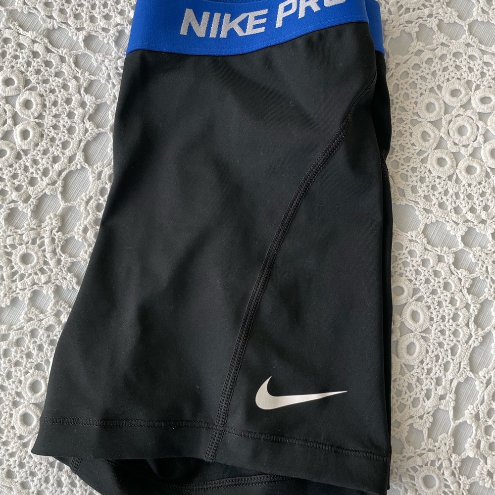 Nike Pro Dry fit 5” shorts size small